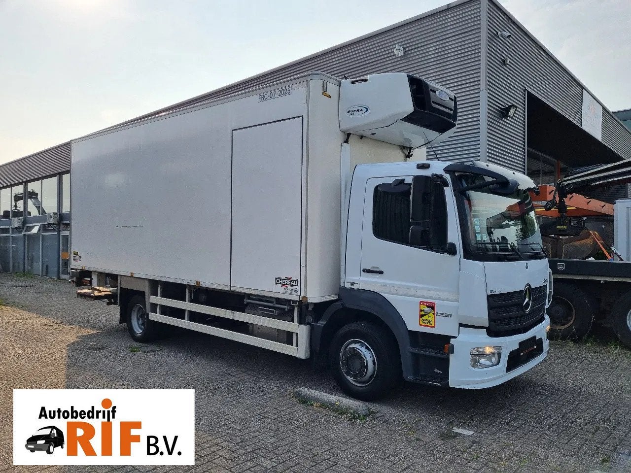 Mercedes-Benz Atego 1221 Kuhlkoffer/ Carrier 850/ Chereau/ A, Auto's, Automaat, Adaptive Cruise Control, Achterwielaandrijving