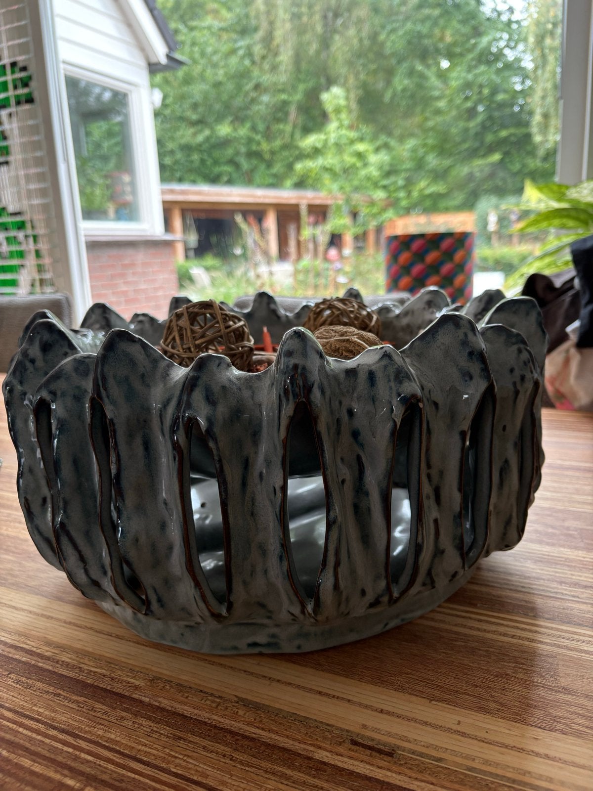 Decoratieve schaal van keramiek - Uniek design, Porselein of Keramiek, Schaal, Rond, Ophalen of Verzenden