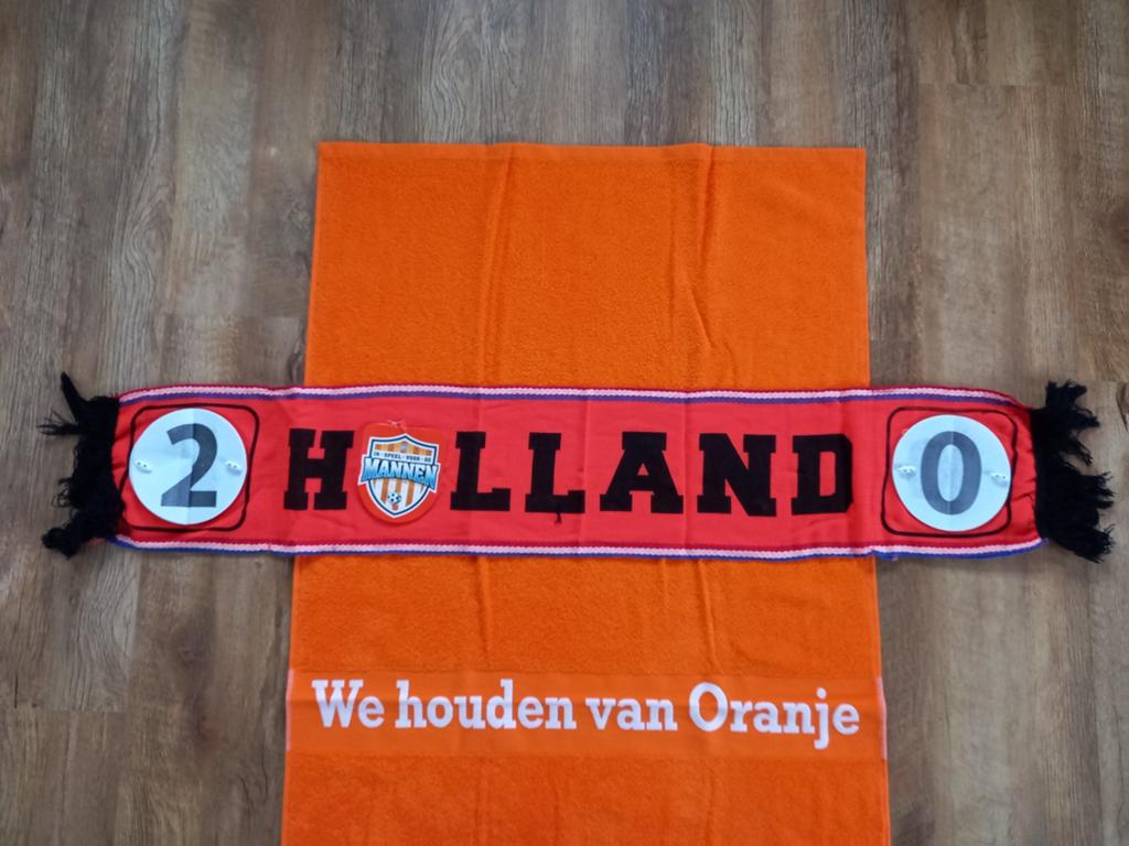 Wij houden van Oranje voetbal strandlaken en sjaal, Ophalen of Verzenden, Nieuw, Overige binnenlandse clubs, Vaantje of Sjaal