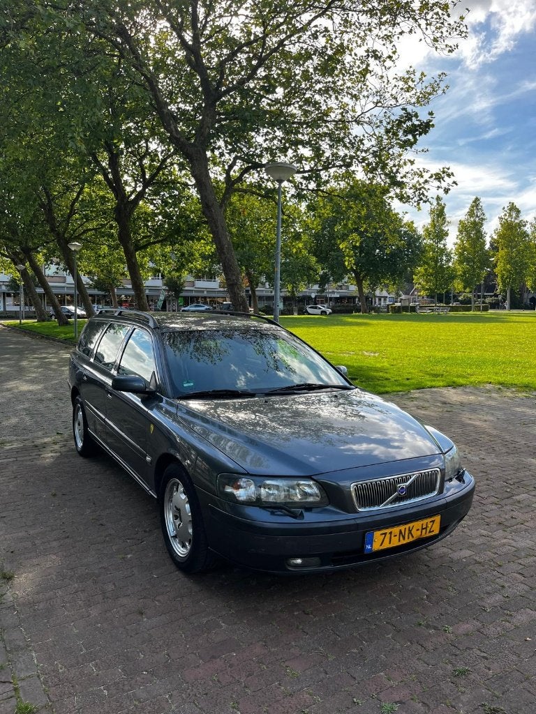 Volvo V70 2.4 170PK AUT 2003 Grijs, 1556 kg, 1800 kg, Leder en Stof, Stationwagon