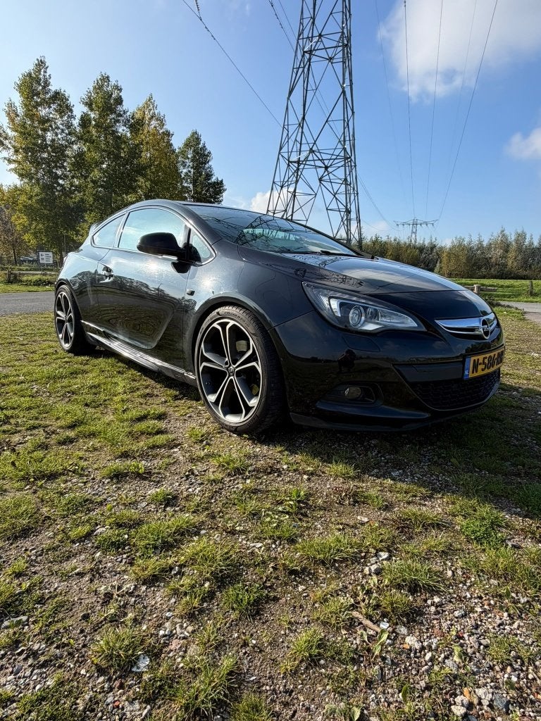 Opel Astra 1.6 16V Turbo GTC 132KW 2012 Zwart, Zwart, 179 pk, Zwart, 14 km/l