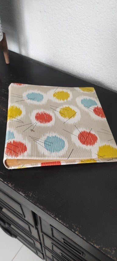 Vintage fotoalbum beige geel rood blauw, Gebonden, Gebruikt, Plakboek, Overige merken
