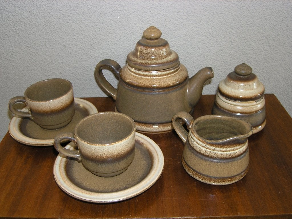 Vintage seventies Gerzit theepot/kop&schotels melkkan/suiker, Keramiek, Overige typen, Vintage, Ophalen of Verzenden