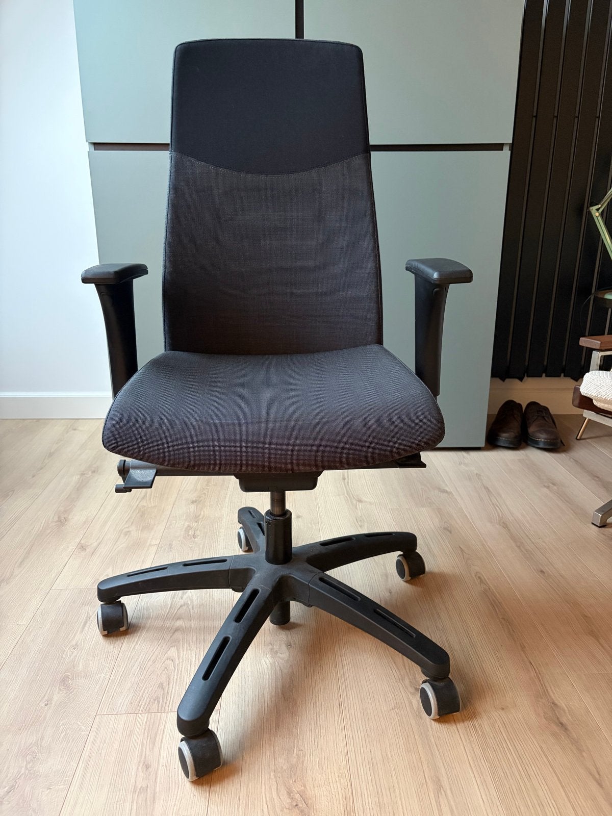 IKEA VOLMAR Bureaustoel - Ergonomisch en Verstelbaar, Huis en Inrichting, Ophalen, Gebruikt, Grijs, Bureaustoel
