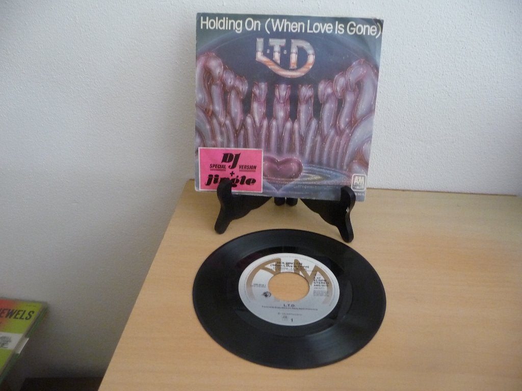 l.t.d holding on, Ophalen of Verzenden, Gebruikt, Pop