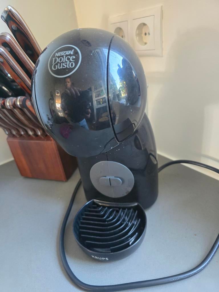 Nescafé Dolce Gusto Krups koffiezetapparaat, Witgoed en Apparatuur, Koffiezetapparaten, Ophalen, Koffiepads en cups, Gebruikt