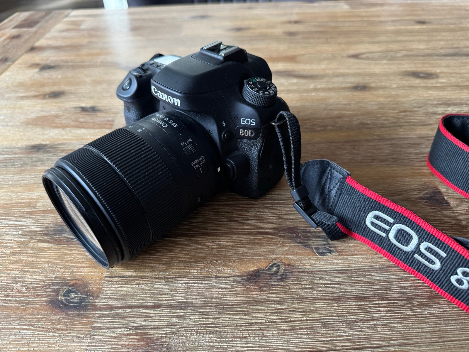 Canon EOS 80D Spiegelreflexcamera met EF-S 18-135mm lens, Spiegelreflex, Canon, Ophalen of Verzenden, Zo goed als nieuw