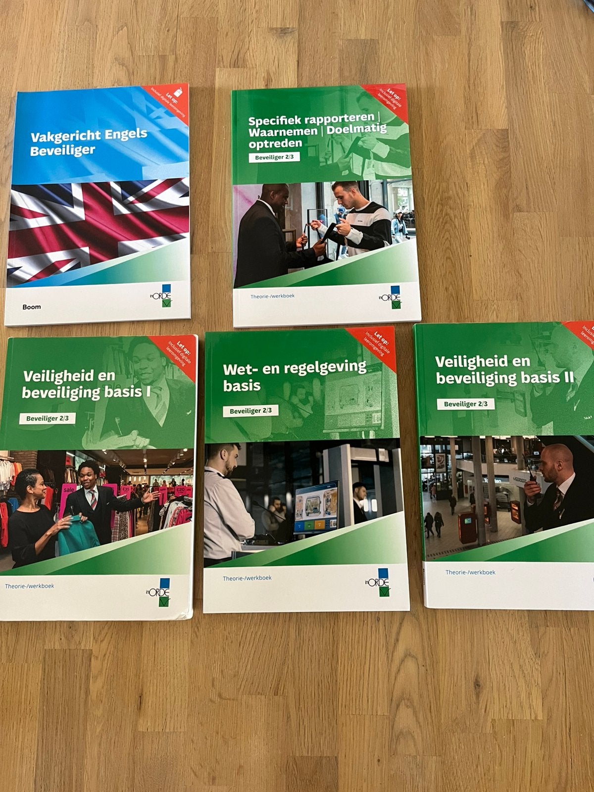 Pakket boeken opleiding beveiliger MBO, Boeken, Ophalen of Verzenden, Beta, Zo goed als nieuw, MBO