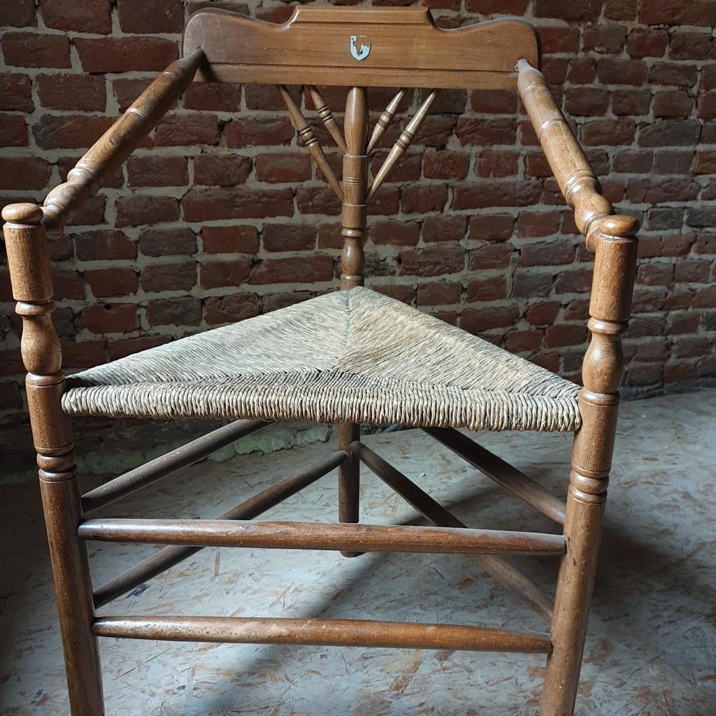 Driehoek breistoel antiek, Ophalen