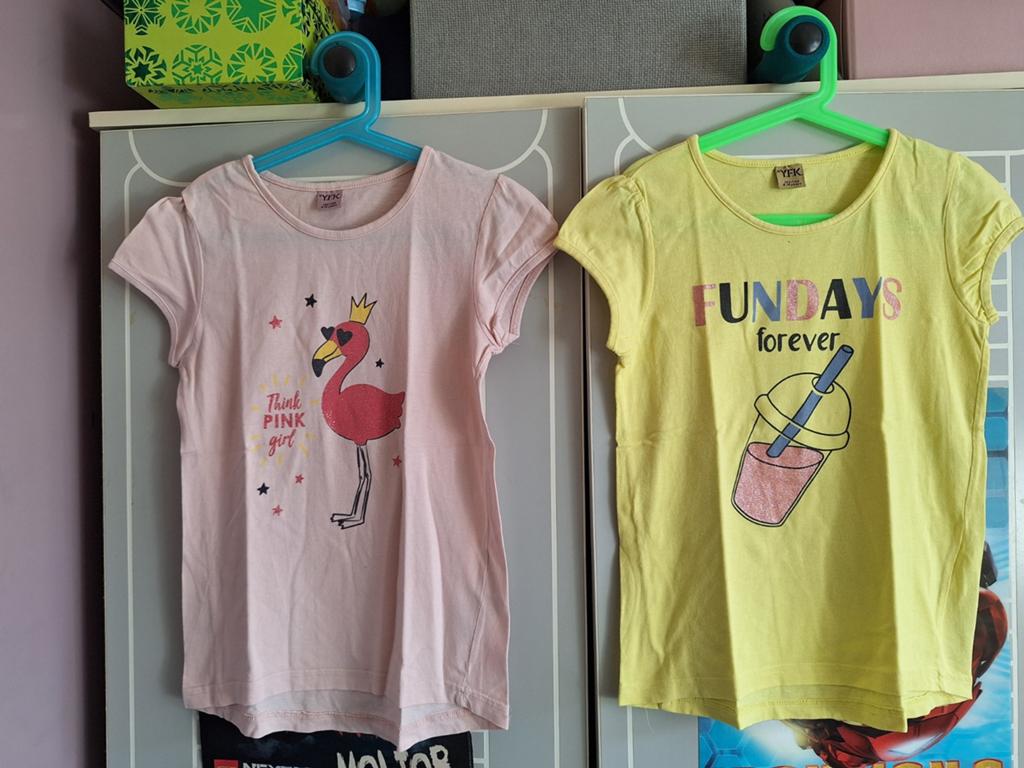 2 zomer shirtjes mt 134/140, Gebruikt, Meisje, YFK, Ophalen of Verzenden