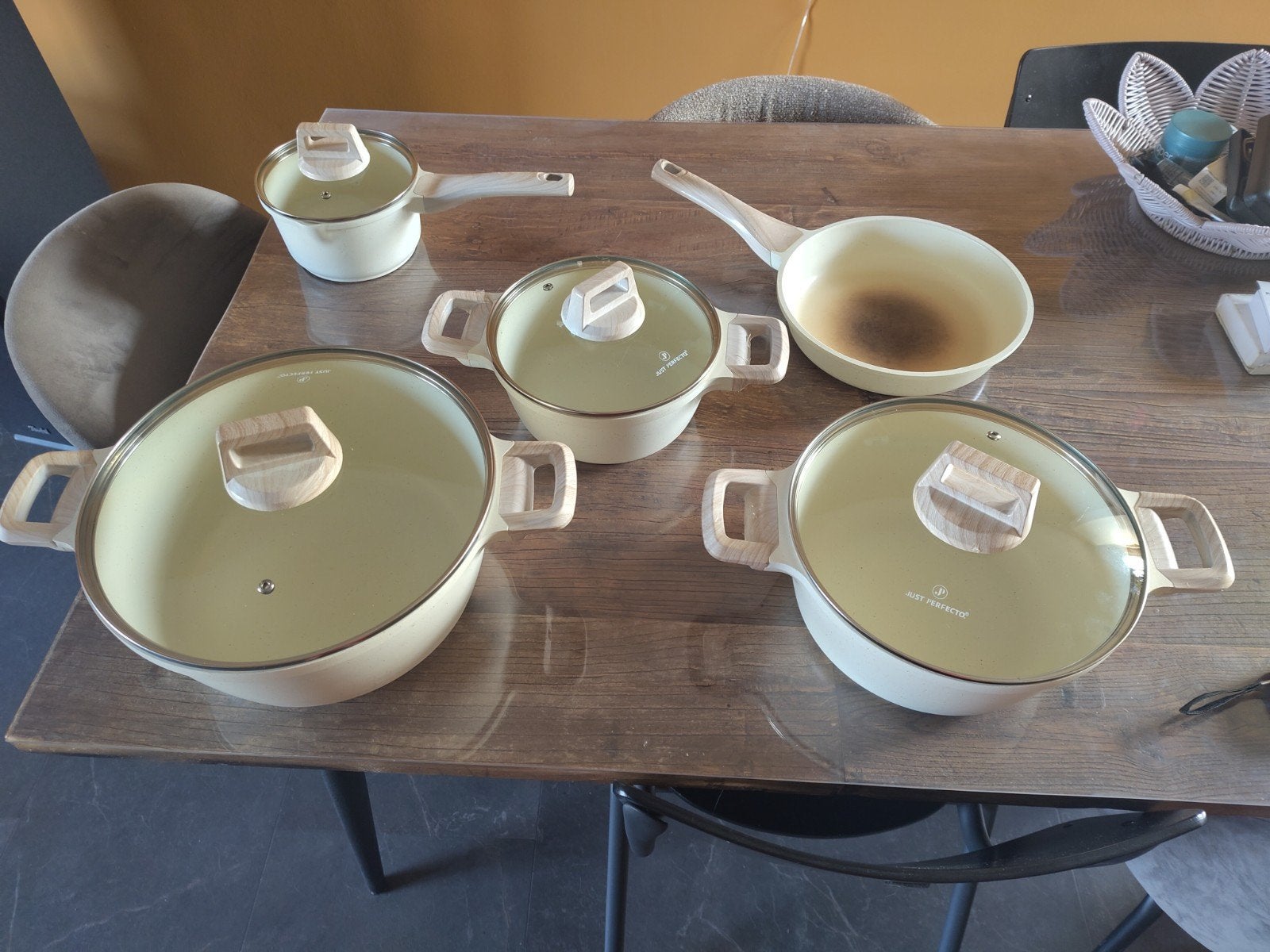 Just Perfecto Pannenset: 3 Kookpannen, Steelpan & Koekenpan, Ophalen, Overige materialen, Gebruikt, Met deksel
