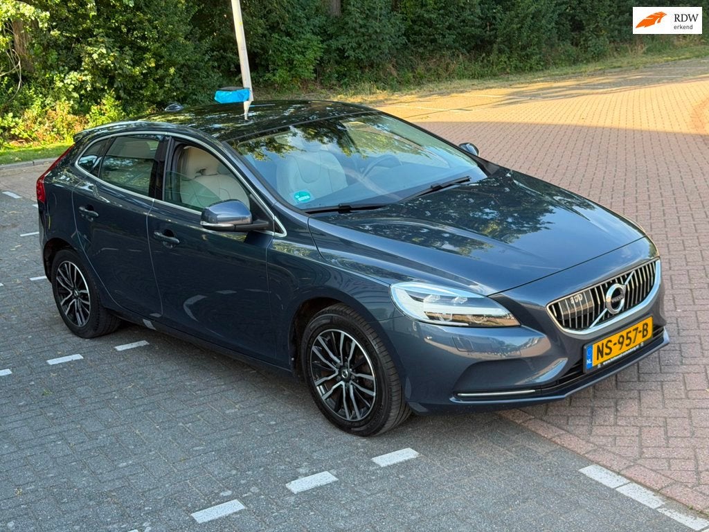 Volvo V40 2.0 D2 Inscription NAVI/ CAMERA/LED/ELEKTRISHE STO, Auto's, Volvo, Voorwielaandrijving, Gebruikt, 4 cilinders, 1969 cc