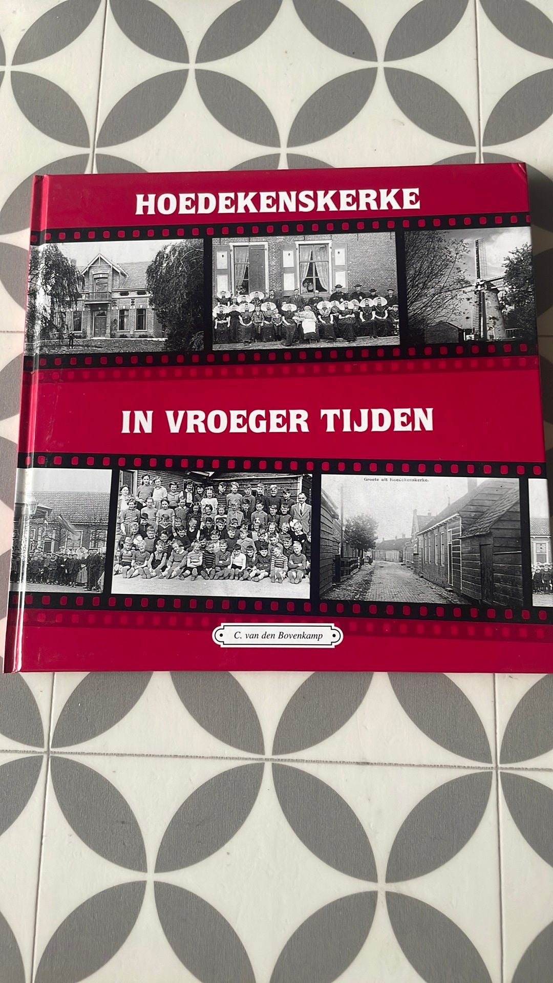 C. van den Bovenkamp - Hoedekenskerke in vroeger tijden, Ophalen of Verzenden, Zo goed als nieuw, C. van den Bovenkamp