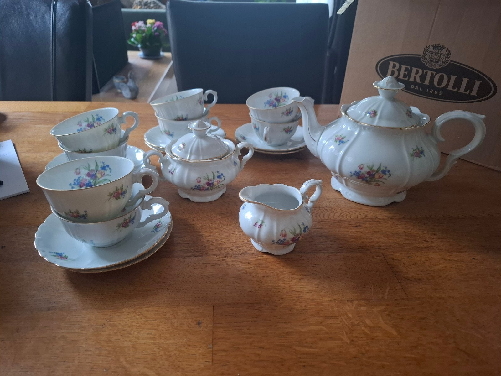 Thee servies, Ophalen