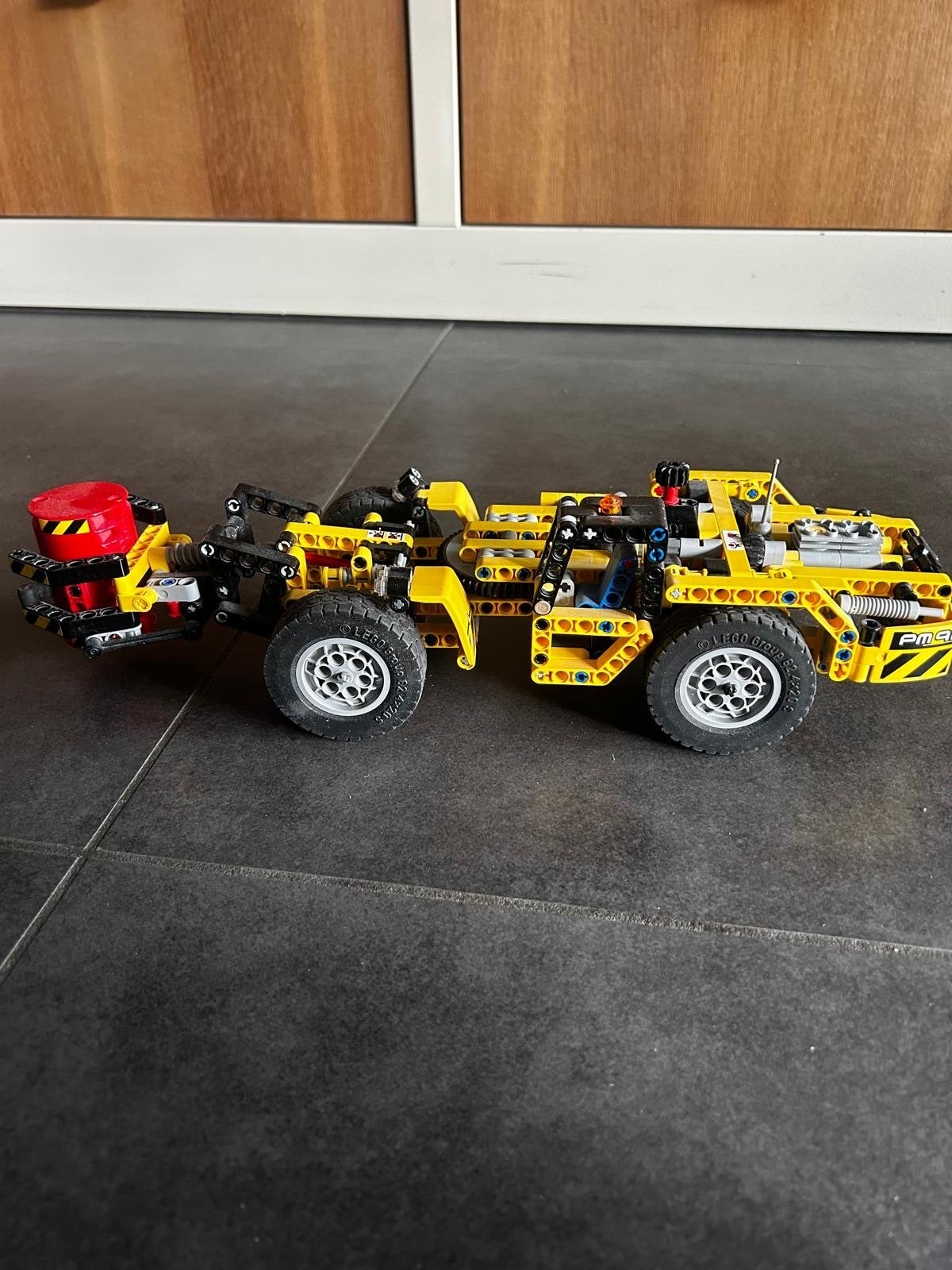 LEGO Technic 42049 Mijnbouwlader met doos en boekjes, Ophalen of Verzenden, Zo goed als nieuw, Overige merken