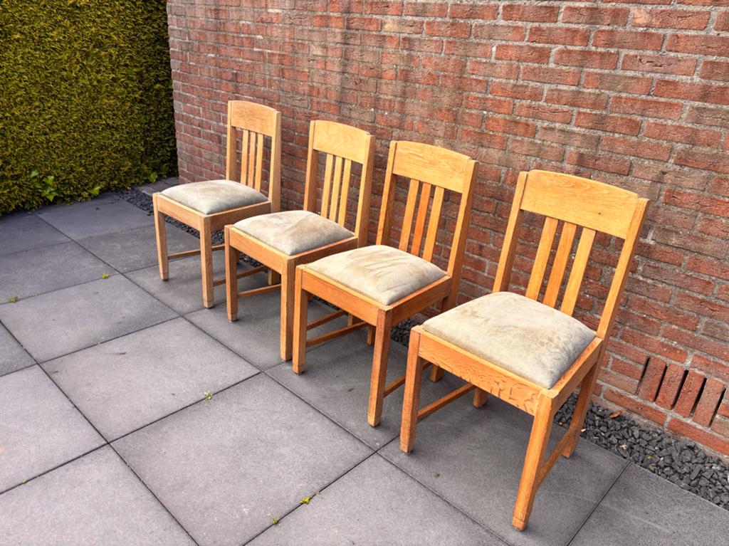 4 eikenhouten eethoek stoelen Amsterdamse school stijl., Huis en Inrichting, Stoelen, Ophalen, Gebruikt, Overige kleuren, Vier
