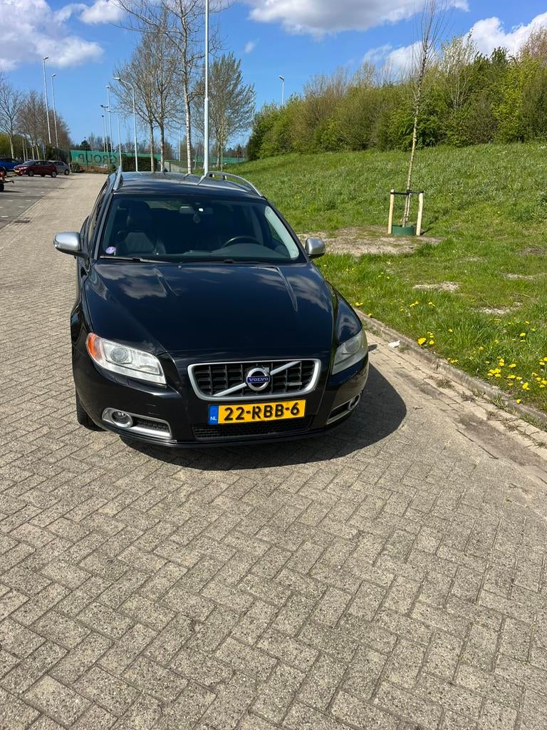 Volvo V70 2.0 T R-Design AUT 2011 Zwart, Euro 5, 1800 kg, Zwart, 4 cilinders