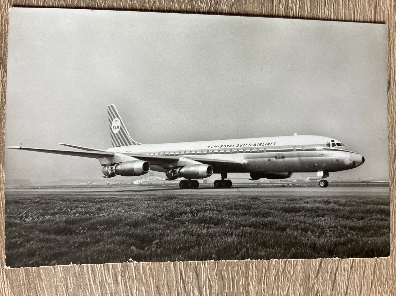 KLM Douglas DC-8 Intercontinental Jet Ansichtkaart, Verzamelen, Ophalen of Verzenden, 1960 tot 1980, Ongelopen, Voertuig