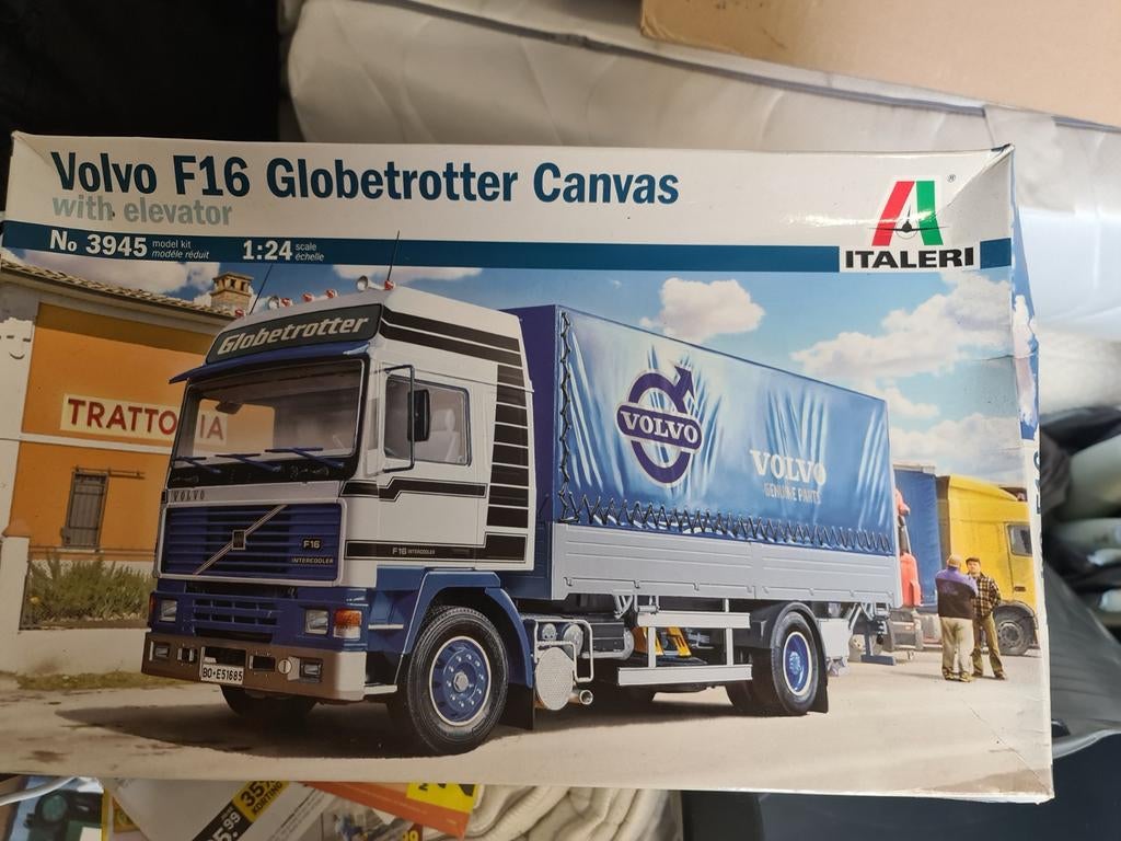 Italeri volvo, Ophalen of Verzenden, Groter dan 1:32, Truck, Italeri