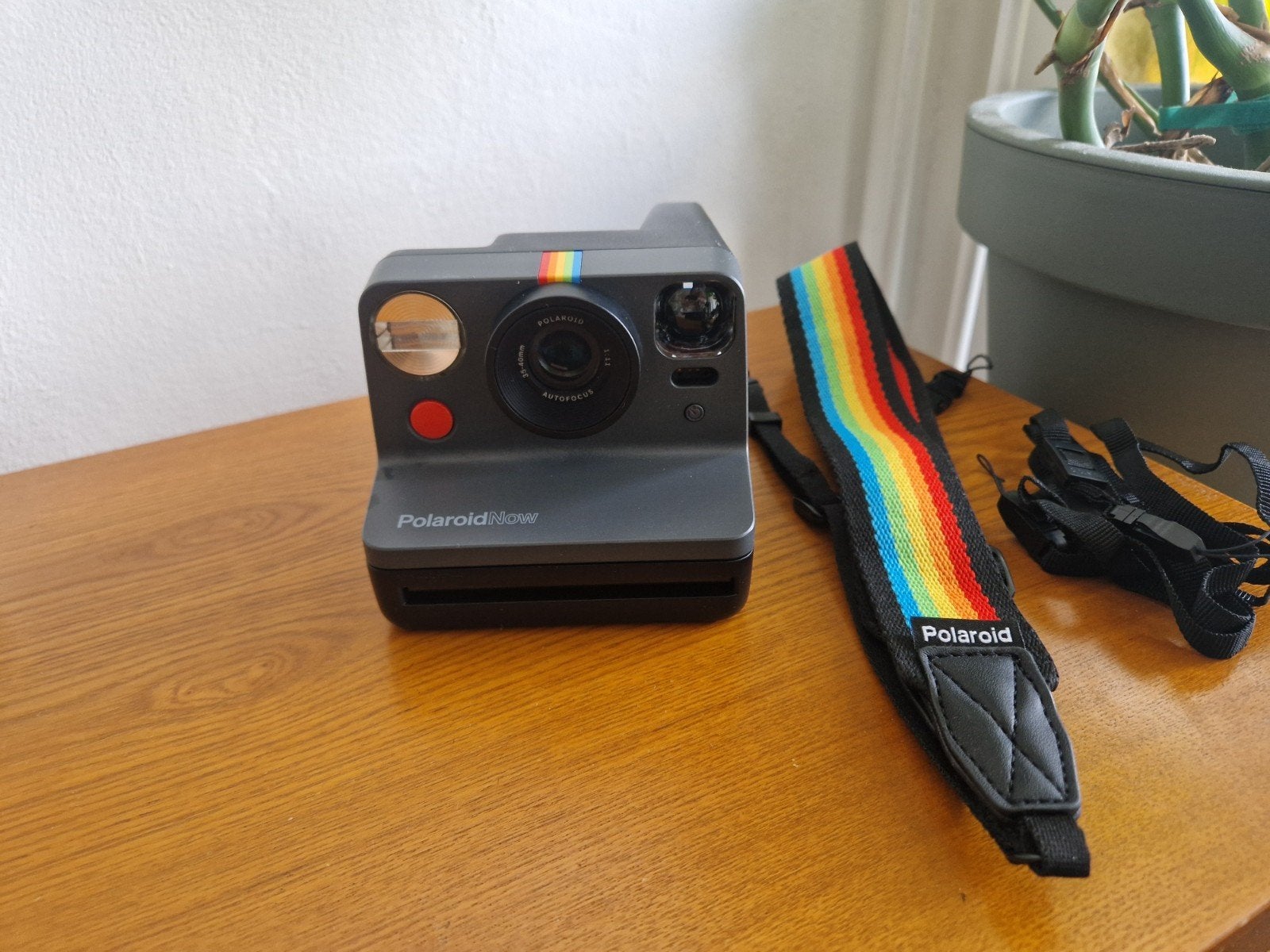 Polaroidnow instant camera, Gebruikt, 1102wt, Katrina, Katrinagraham2011@gmail.com