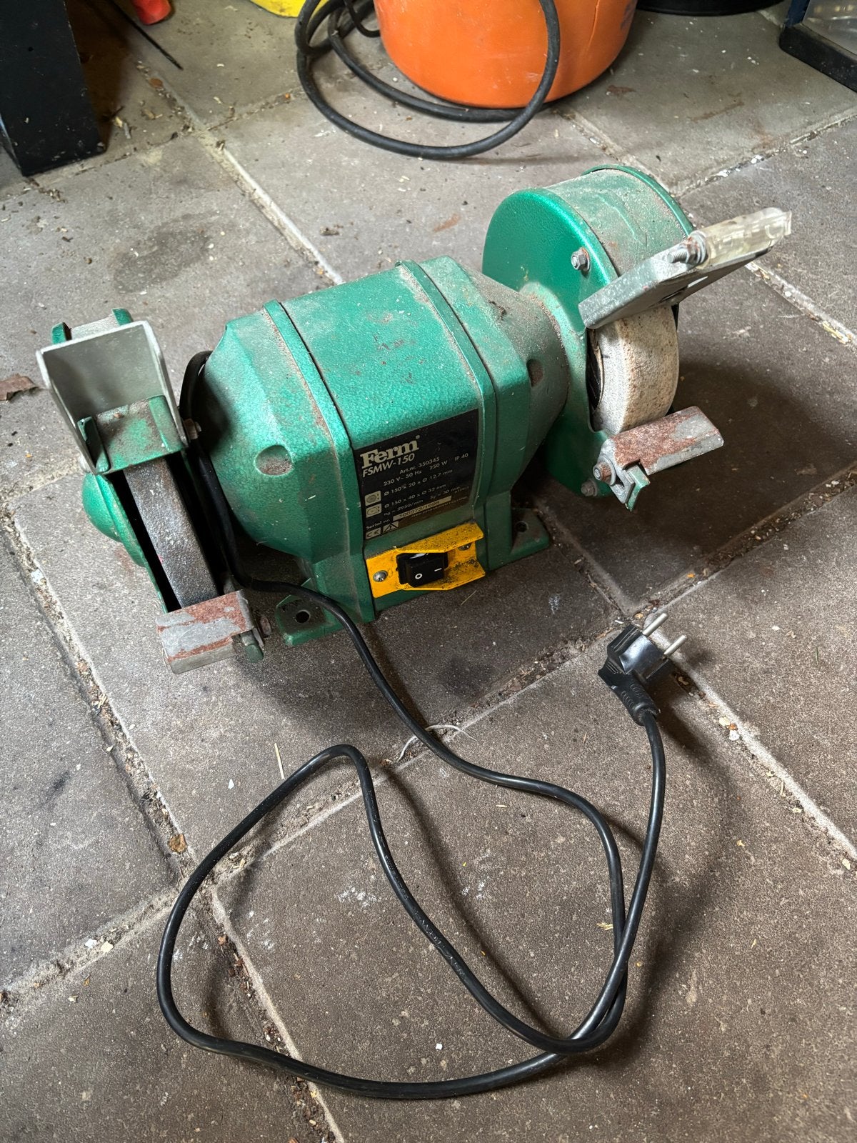 Ferm FSMW-150 Werkbankslijpmachine 250W, Ophalen, Gebruikt, Minder dan 700 watt, Werkbankslijpmachine