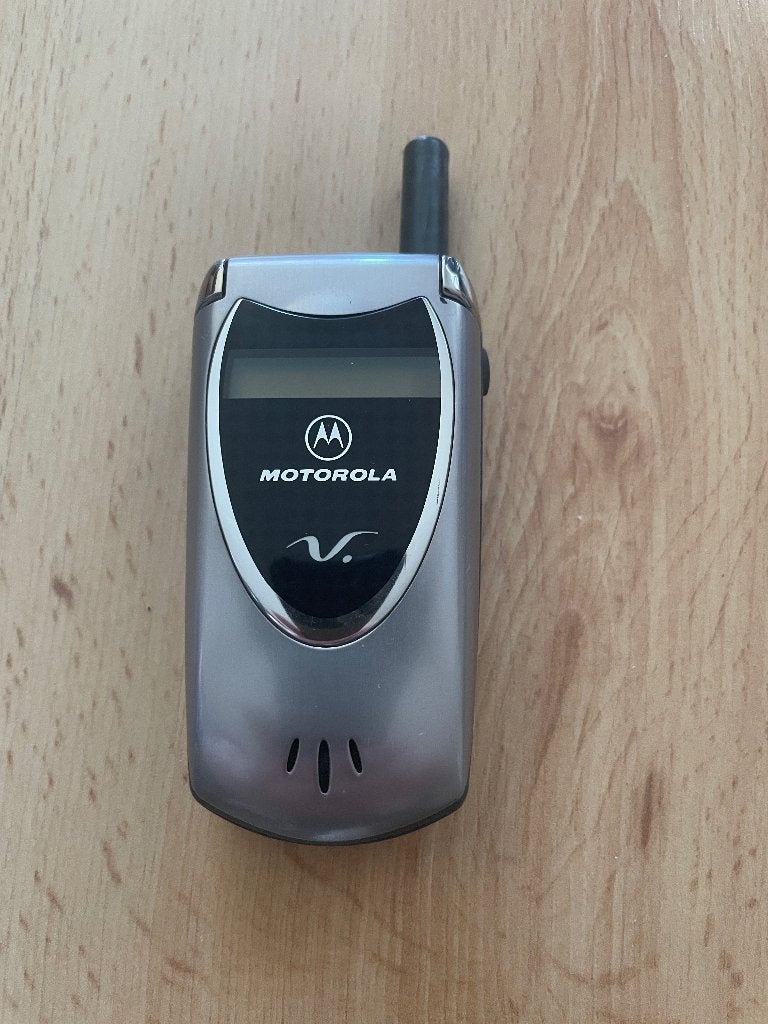 Motorola V60 retro mobiele telefoon, Telecommunicatie, Mobiele telefoons | Motorola, Ophalen of Verzenden, Zo goed als nieuw, Geen camera