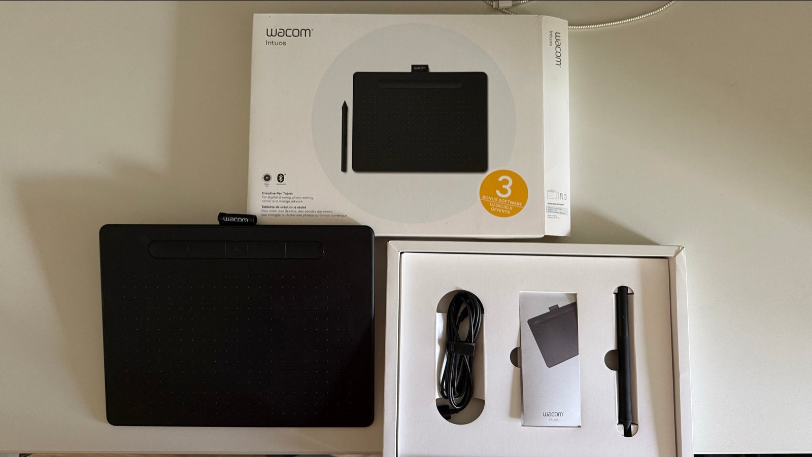 Wacom Intuos M Bluetooth tekentablet - Zo goed als nieuw, Computers en Software, Tekentablets, Ophalen of Verzenden, Multi-touch
