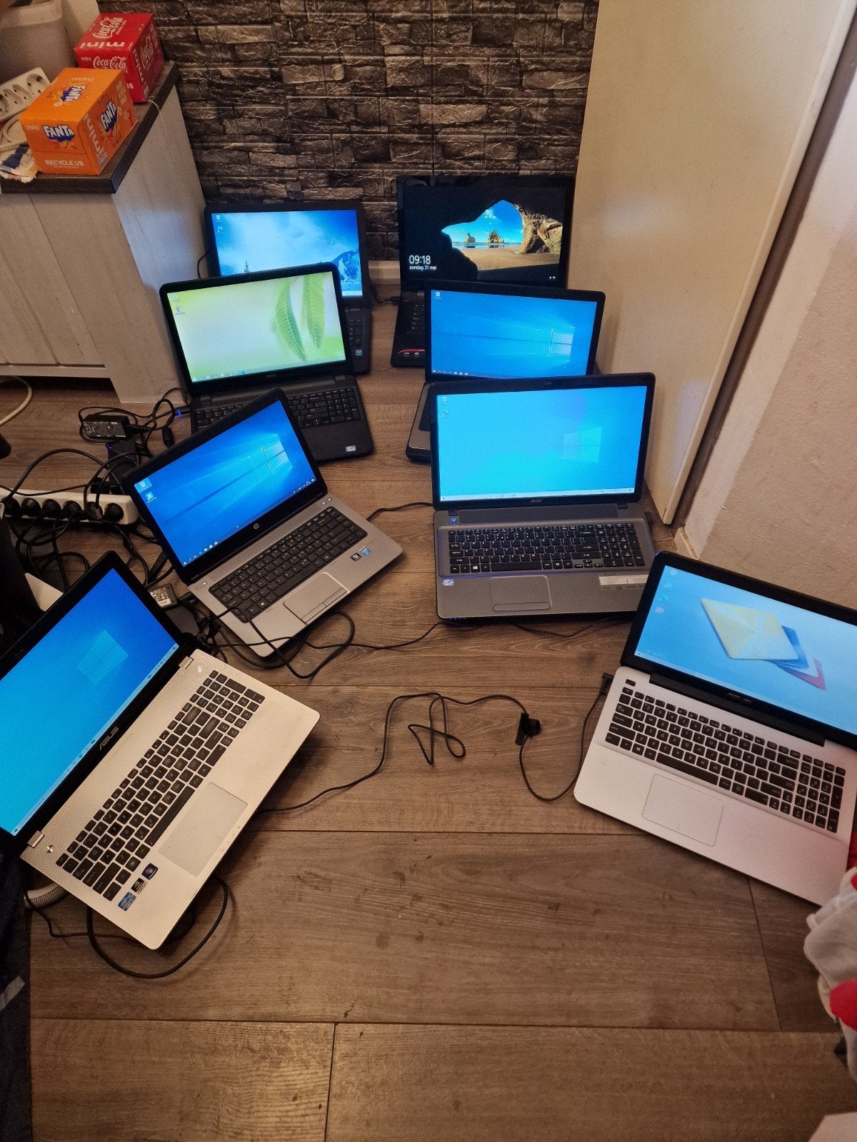 16 Laptops Dell Latitude HP EliteBook incl opladers., Ophalen, Gebruikt, 2 tot 3 Ghz, Qwerty