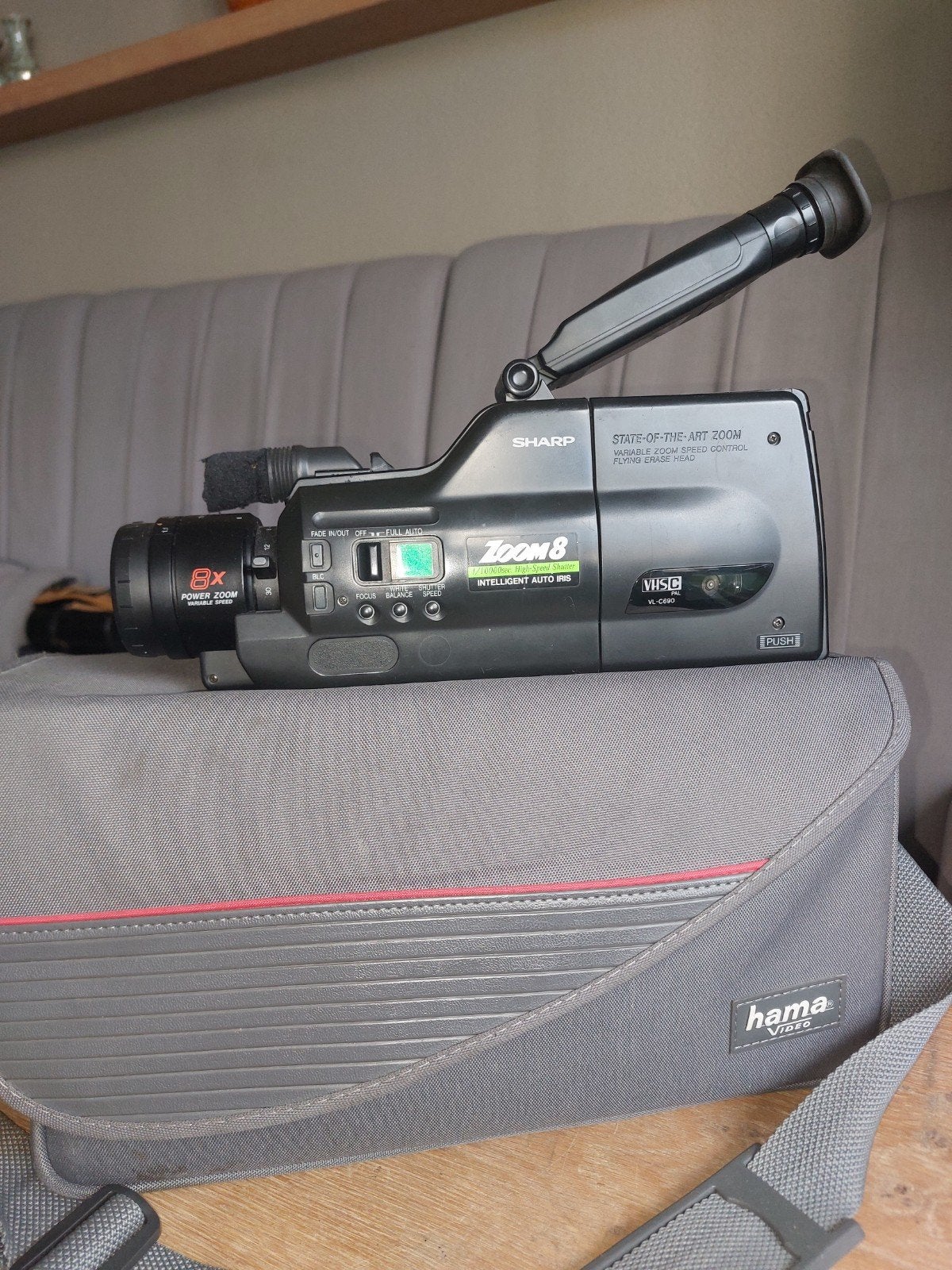 Sharp Zoom 8 VHS-C Camcorder met Hama tas, Ophalen of Verzenden, Gebruikt