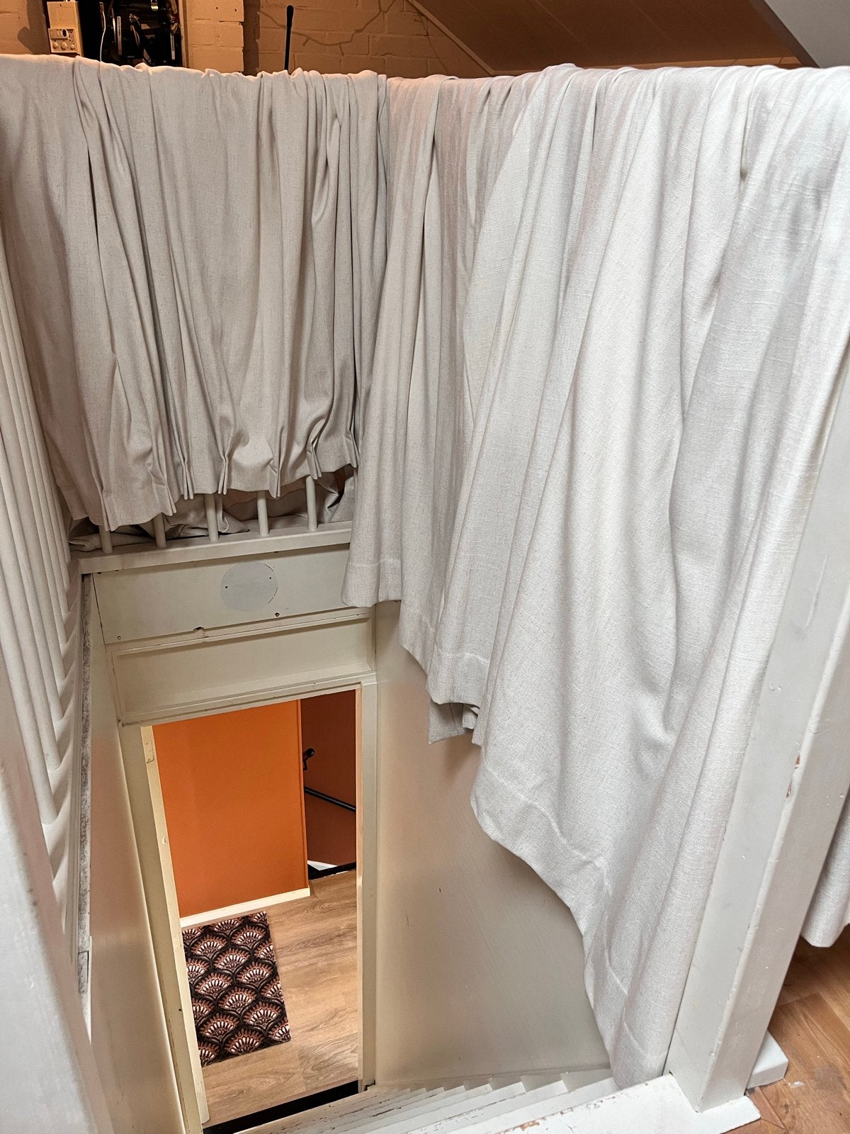 2x mooie gordijnen van Leen Bakker, Ophalen, 200 cm, Overige merken, Beige