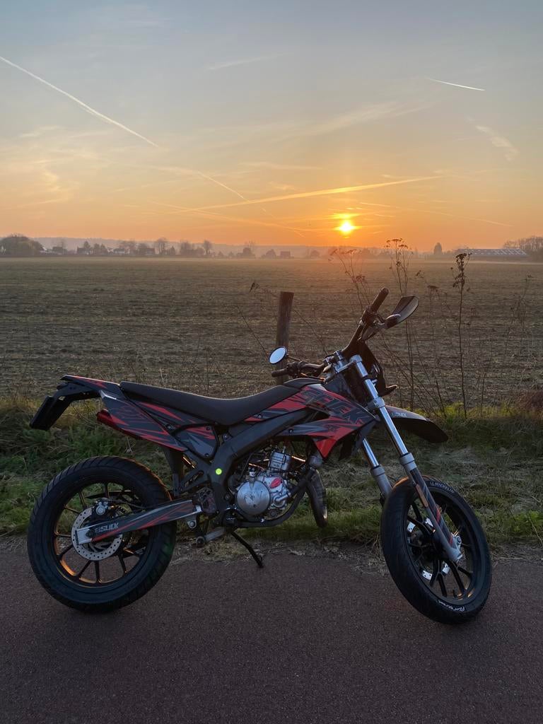 Mooie betrouwbare Derbi, Ophalen, 6 versnellingen, Zo goed als nieuw, 50 cc