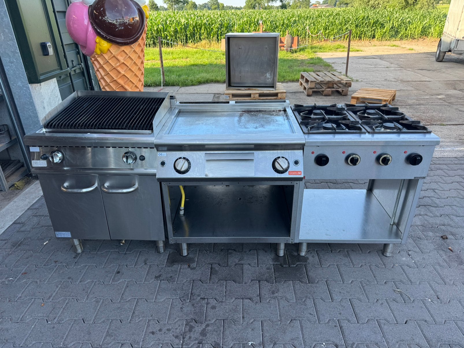 Horeca Kooklijn 4 Pits Gasfornuis,Bakplaat Lava Grill, Zakelijke goederen, Horeca | Keukenapparatuur, Ophalen of Verzenden, Gebruikt
