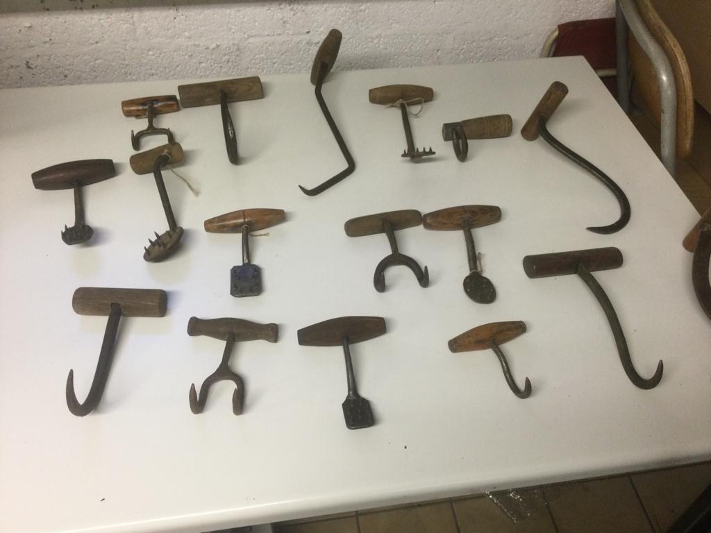 16 Antieke balen haken/strohaken, Ophalen of Verzenden