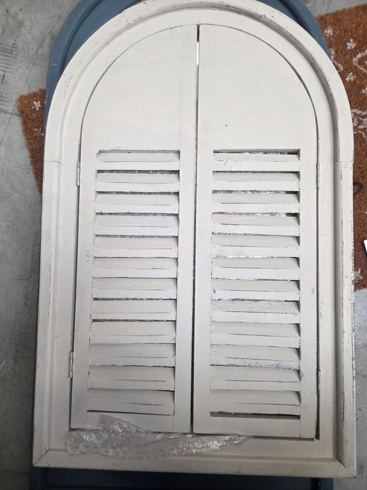 Decoratieve spiegel met luiken, brocante stijl, Ophalen of Verzenden