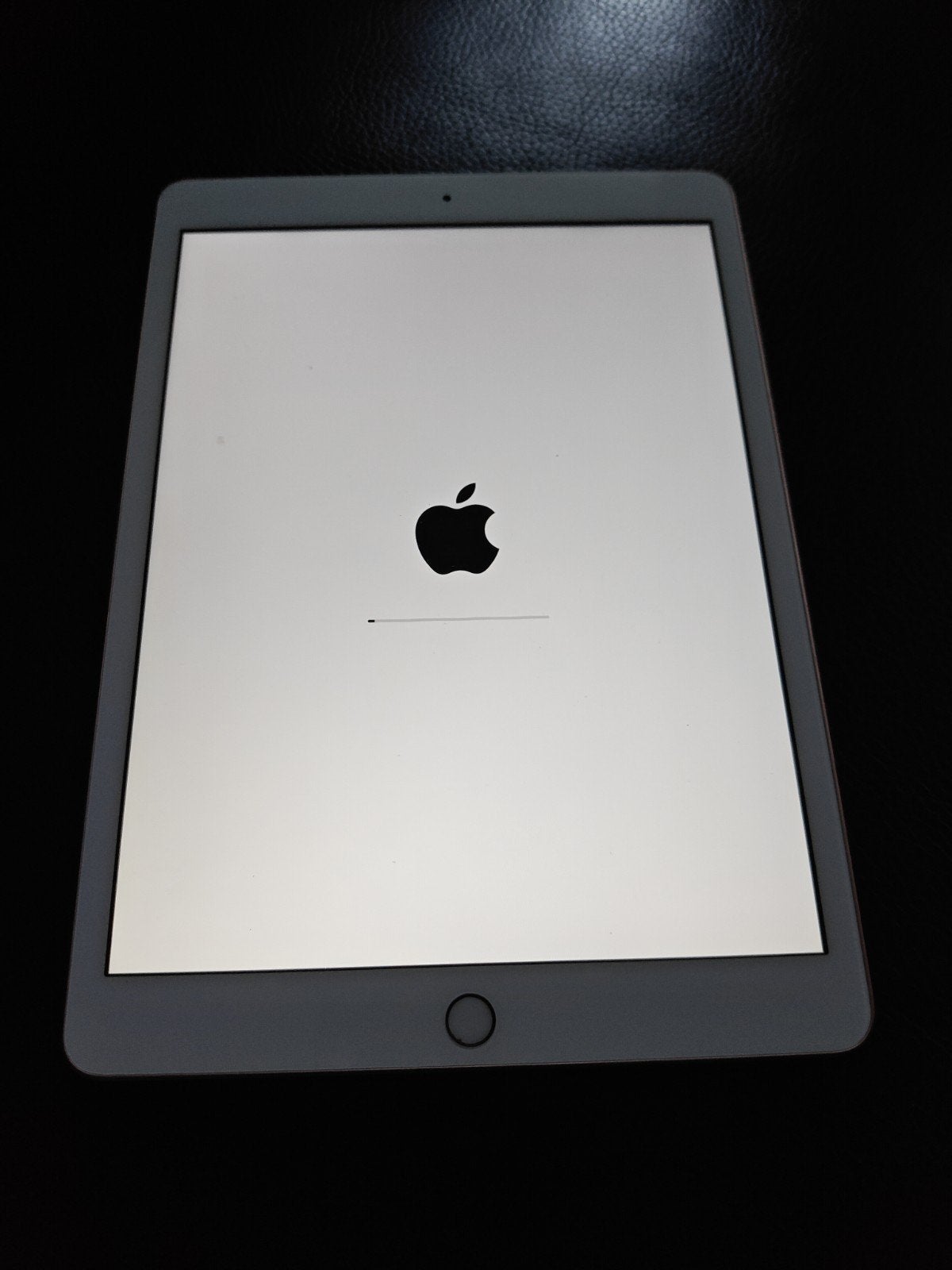 iPad 8e generatie Wit met oplader en hoes, 32 GB, Apple iPad, Zo goed als nieuw, Grijs