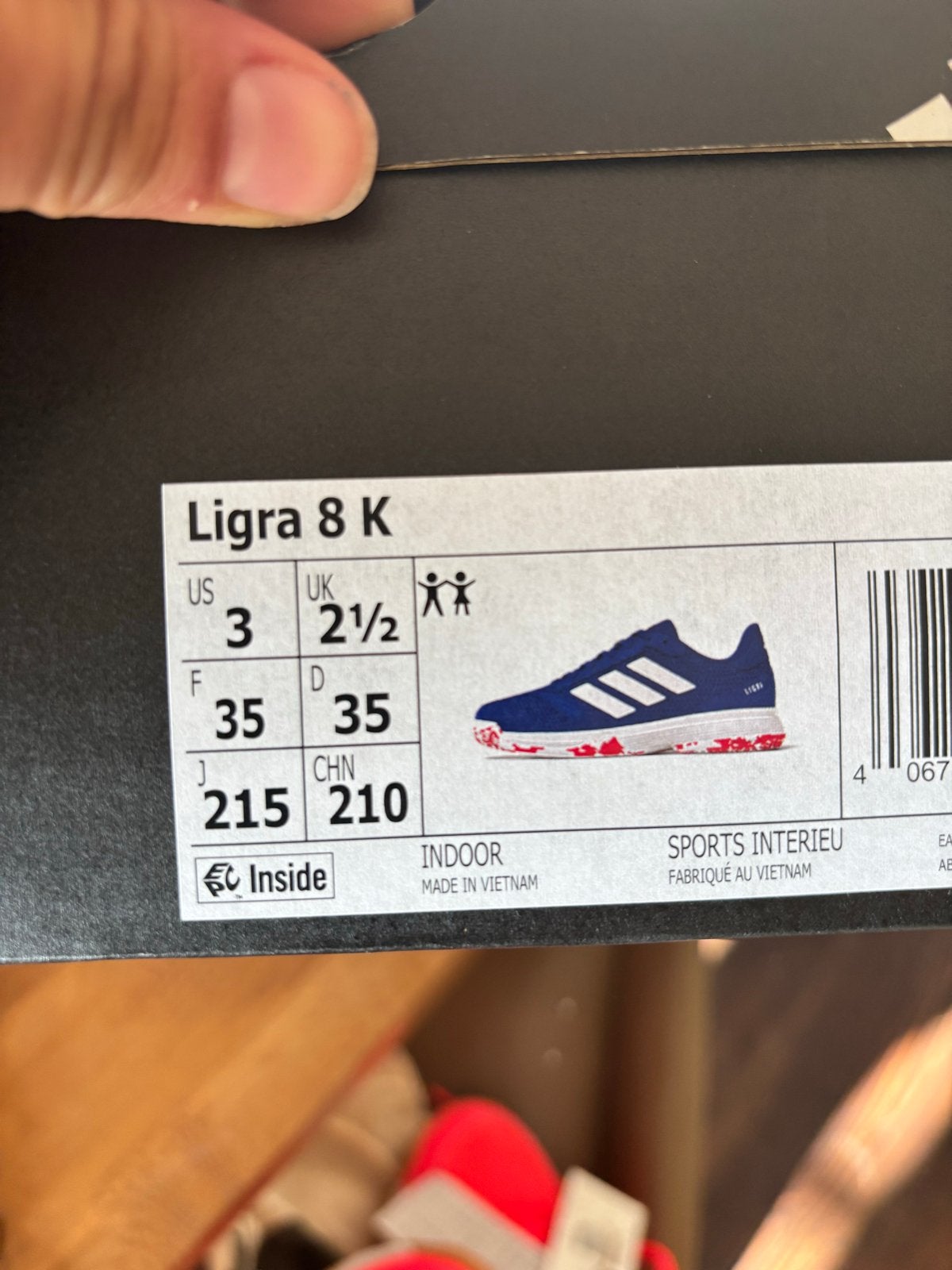 Nieuwe Adidas Ligra 8K indoorschoenen, maat 35 (valt als 34), Ophalen of Verzenden, Nieuw, Jongen of Meisje, Sportschoenen