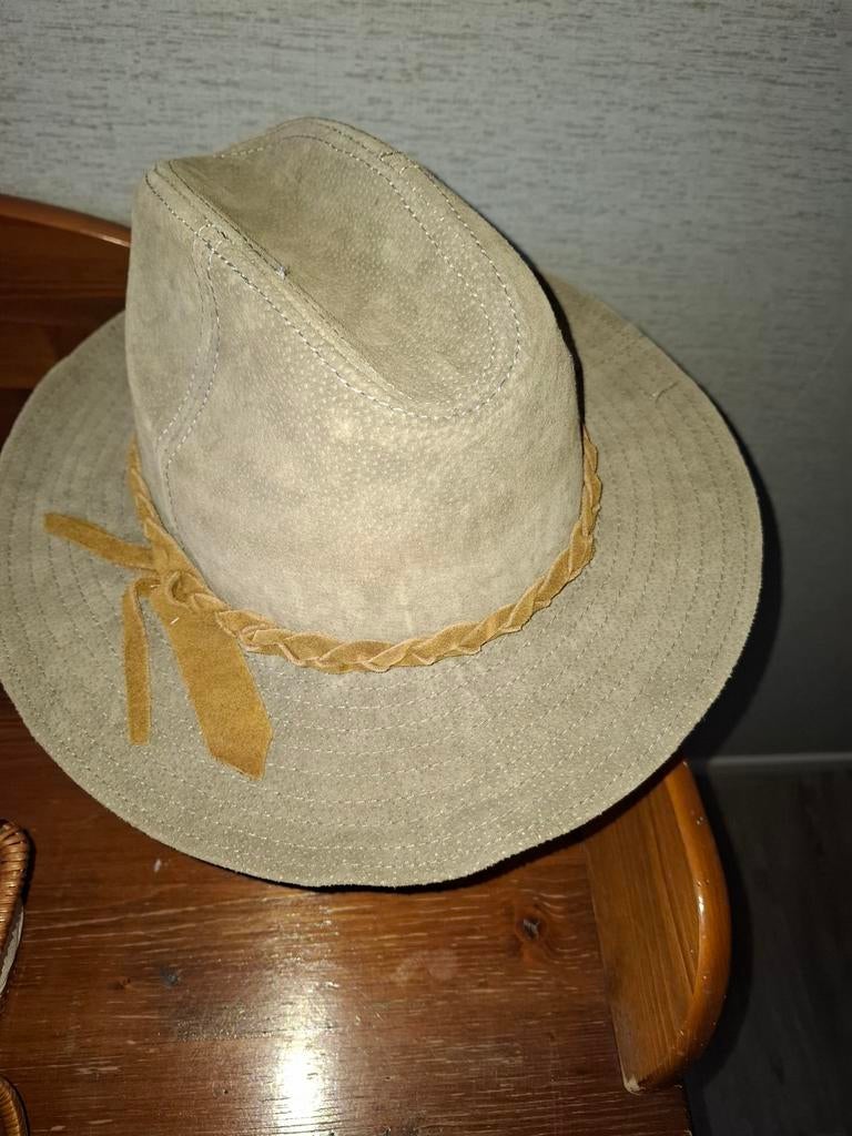 Hoed, Ophalen, Zo goed als nieuw, One size fits all
