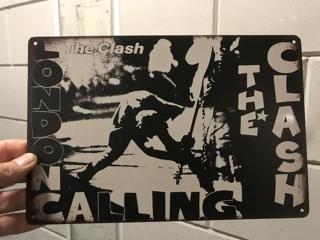 The clash poster metaal, Verzamelen, Posters, Ophalen of Verzenden, Nieuw, A1 t/m A3, Film en Tv