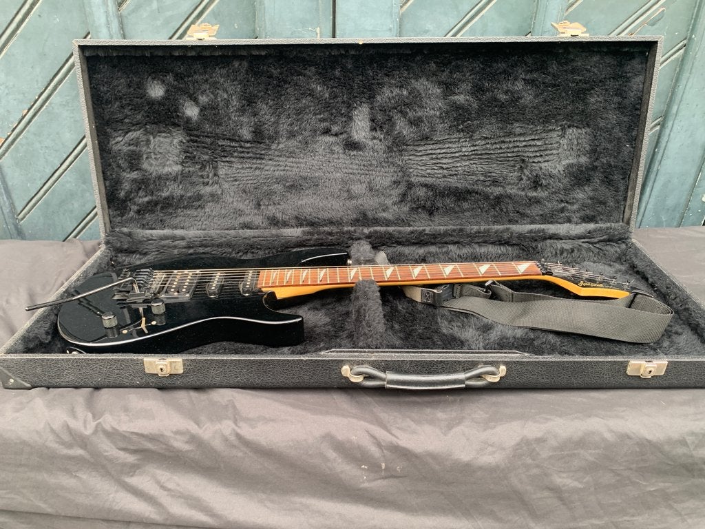 mooie gitaar met koffer. Aria Japan