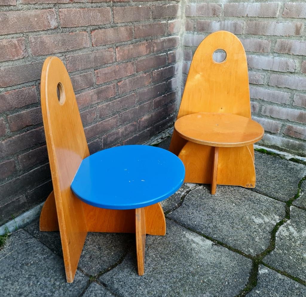 Kinderstoelen Rolf model Apollo 2 stuks hout prima staat , Kinderen en Baby's, Kinderkamer | Tafels en Stoelen, Ophalen, Gebruikt
