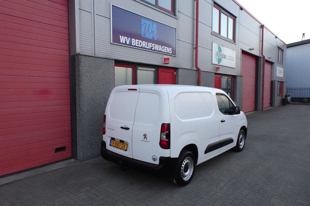 Peugeot Partner 1.6 BlueHDI Pro airco trekhaak (bj 2019), Auto's, Voorwielaandrijving, Stof, Gebruikt, 4 cilinders