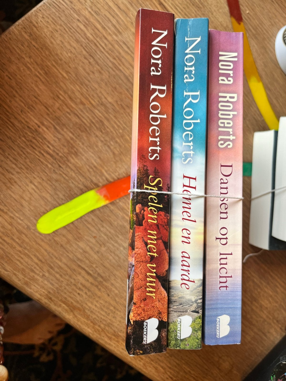 Nora Roberts - Het Eiland van de Drie Zusters Trilogie, Boeken, Ophalen of Verzenden, Zo goed als nieuw, Nederland
