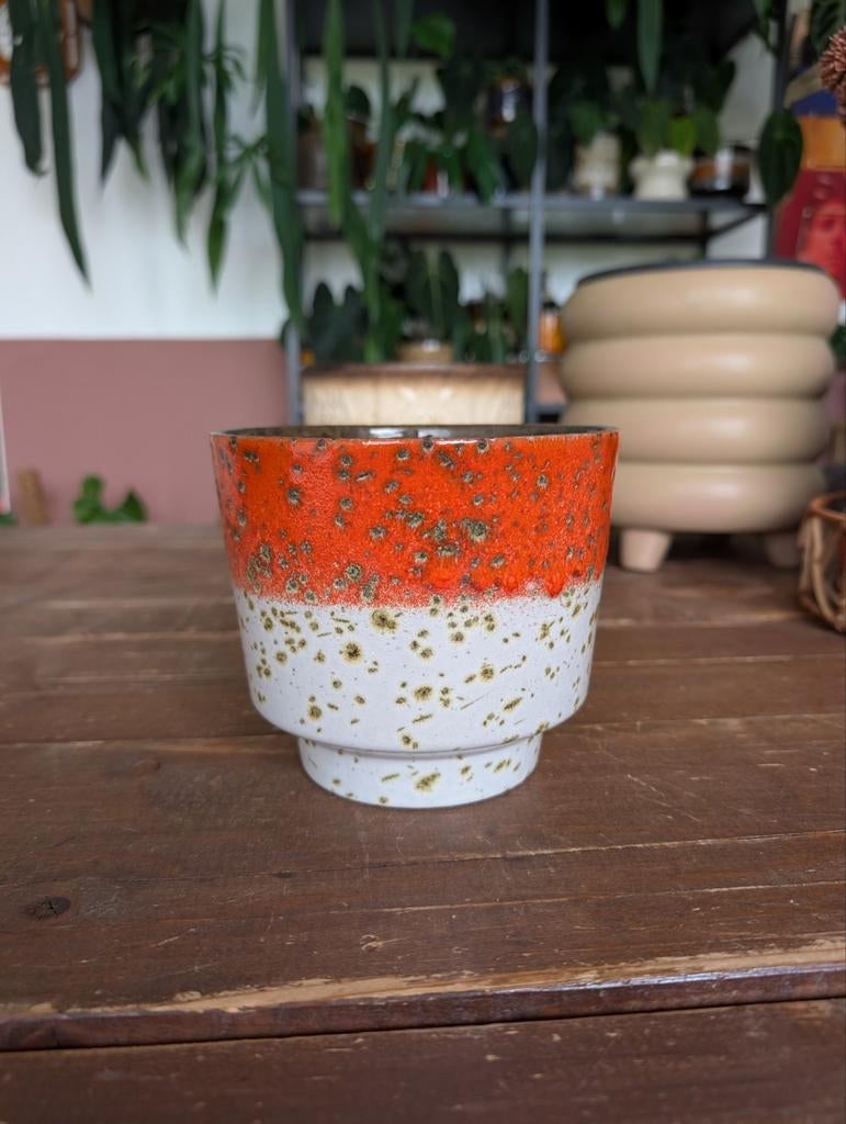 VintageWest Germany bloempot wit met oranje, 12 cm doorsnede, Tuin en Terras, Bloempotten, Gebruikt, Rond, Binnen, Ophalen of Verzenden