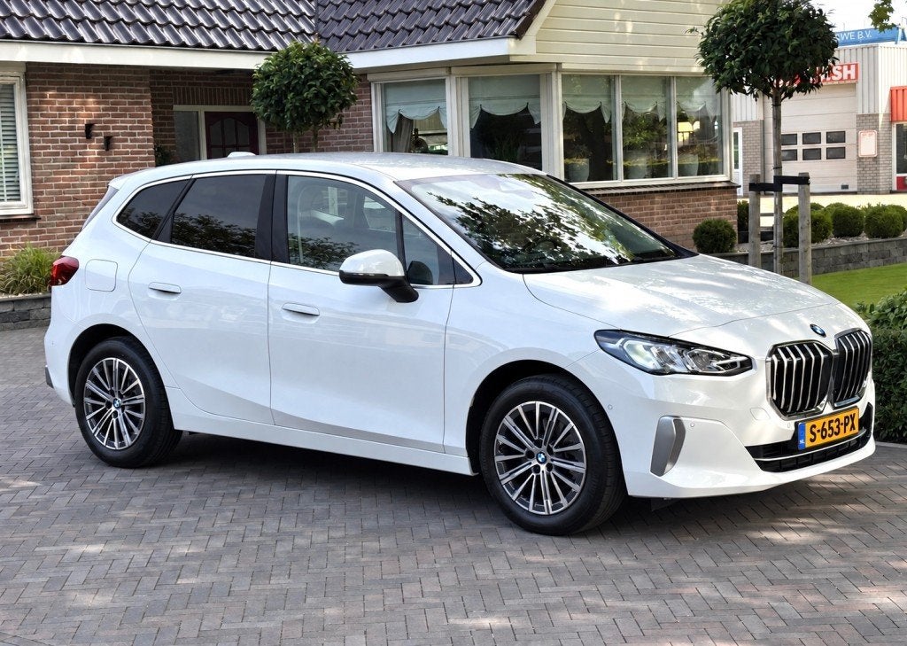 Bmw 2-SERIE ACTIVE TOURER 220i 170pk Mild Hybrid Luxury Line, Automaat, Gebruikt, Wit, Leder