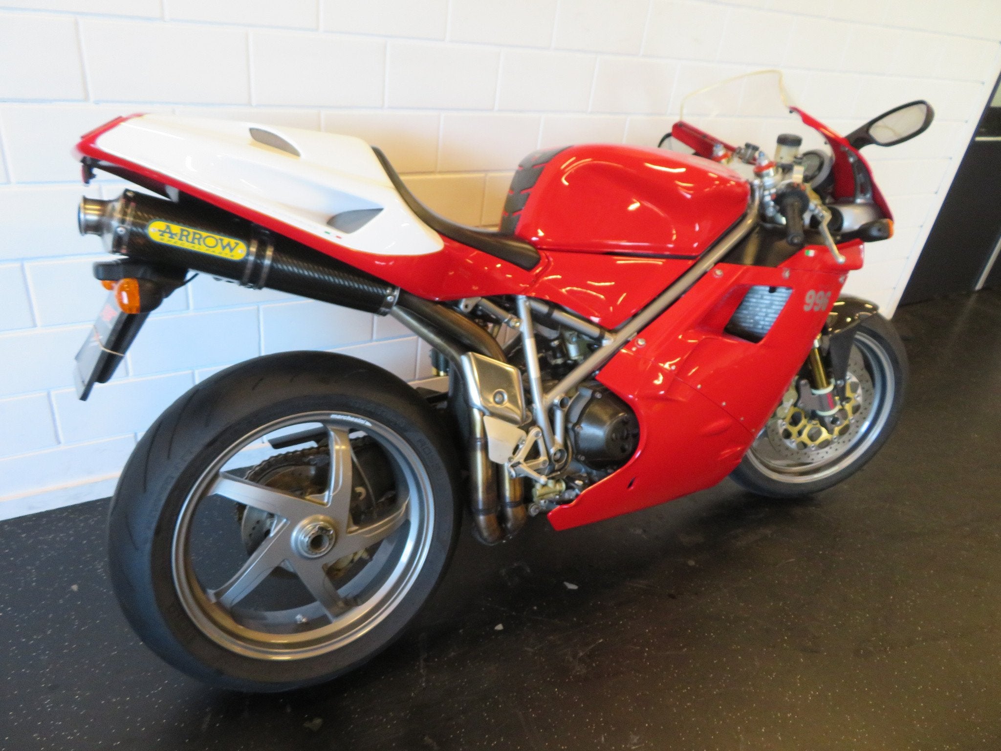 Ducati 996 MONOPOSTO ARROW PERFECT! (bj 2002), Motoren, Bedrijf, Super Sport