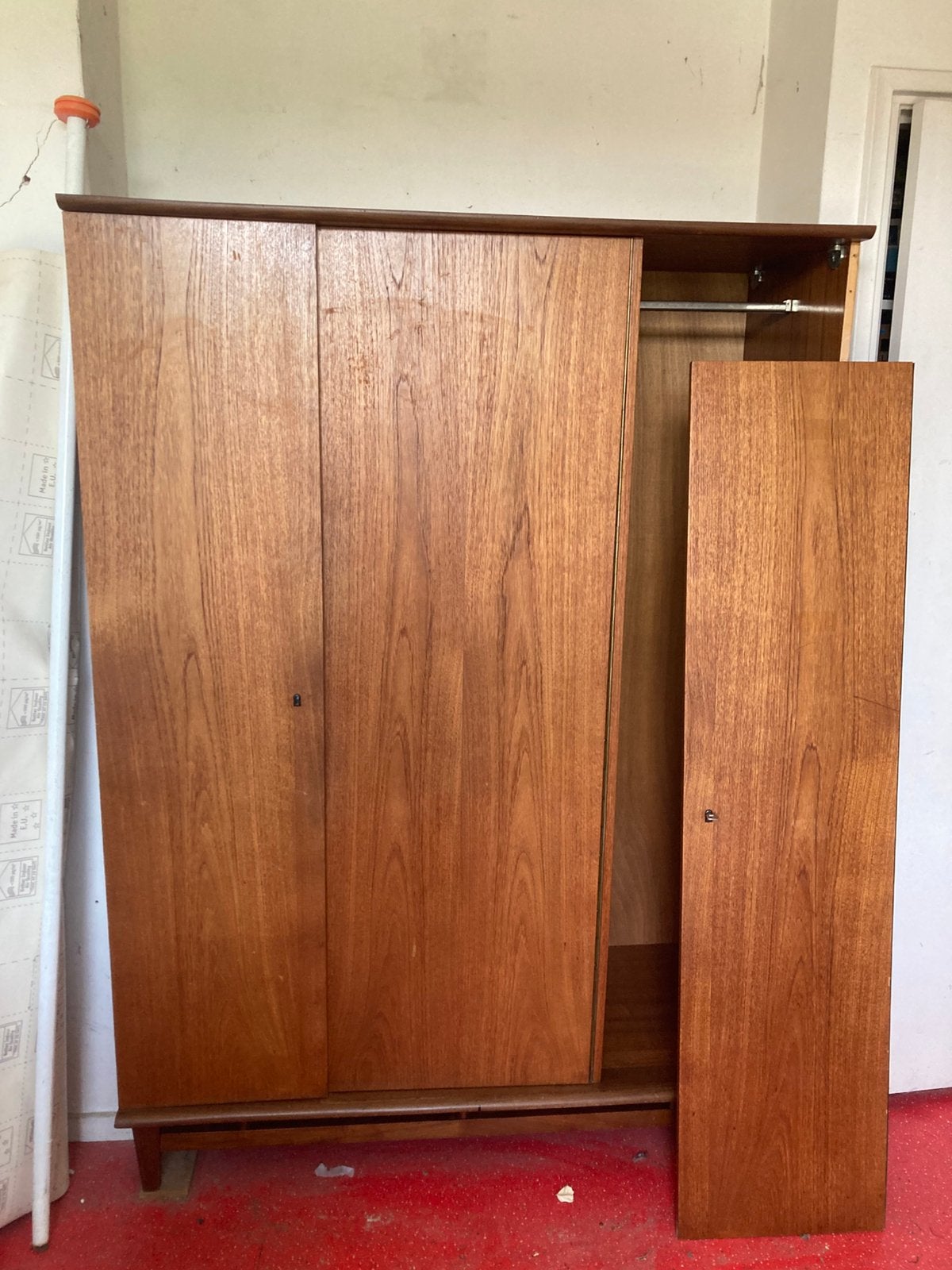 Kledingkast Jaren 60, Huis en Inrichting, Kasten | Roldeurkasten en Archiefkasten, Ophalen, Gebruikt, 100 tot 150 cm, Met slot