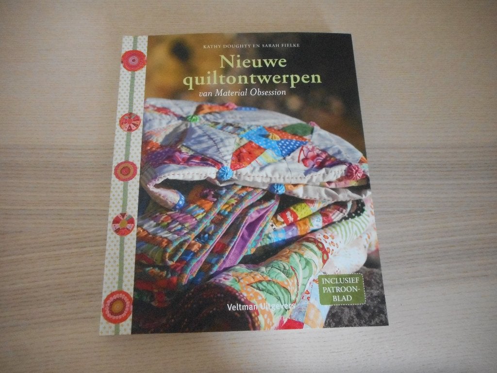 Boek, quiltboek Nieuwe quiltontwerpen van Material Obsession, Ophalen of Verzenden, Zo goed als nieuw, Overige onderwerpen