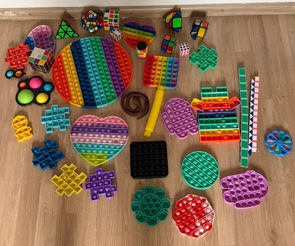 Grote collectie Pop It fidget toys en Rubik's kubussen, Kinderen en Baby's, Ophalen of Verzenden, Gebruikt, Jongen of Meisje