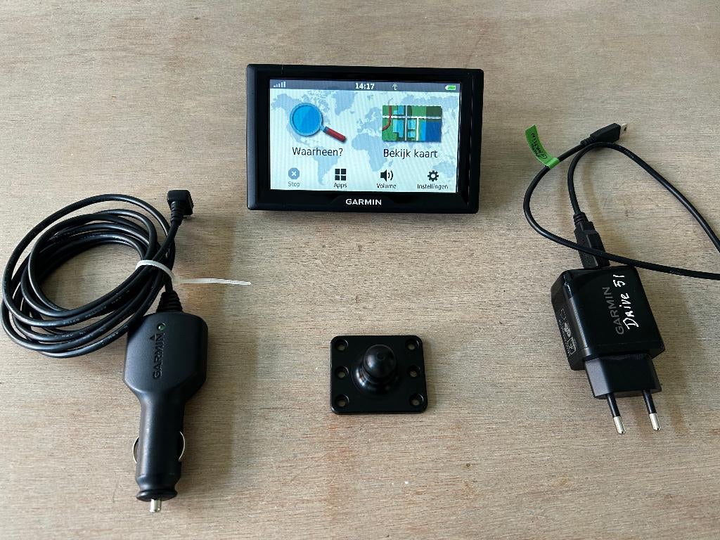 Garmin drive 51, incl adapter, autolader en bevestiging, Ophalen of Verzenden, Zo goed als nieuw