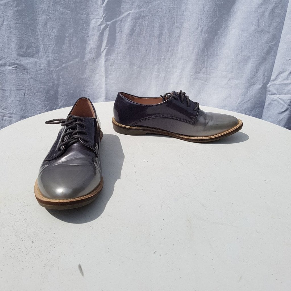 Nette grijze leren damesschoenen. Mt 36. Merk Super Mode, Kleding | Dames, Schoenen met lage hakken, ., Ophalen of Verzenden, Zo goed als nieuw